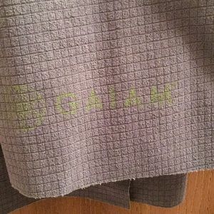 Gaiam no slip yoga towel